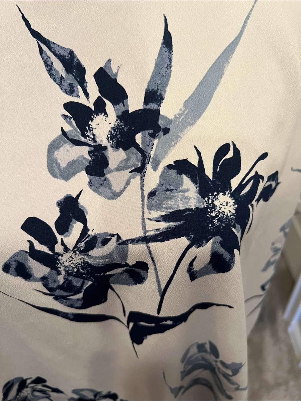 Maurices White Blouse with Navy Floral Print Size Large - Picture 2 of 10